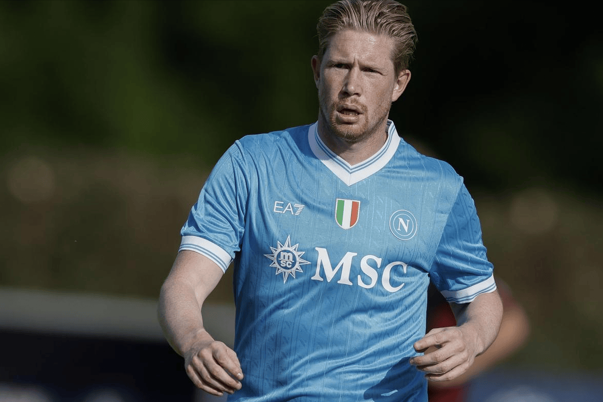 成绩斐然，加斯佩里尼被罗马球迷描绘成魔法师形象画在墙上